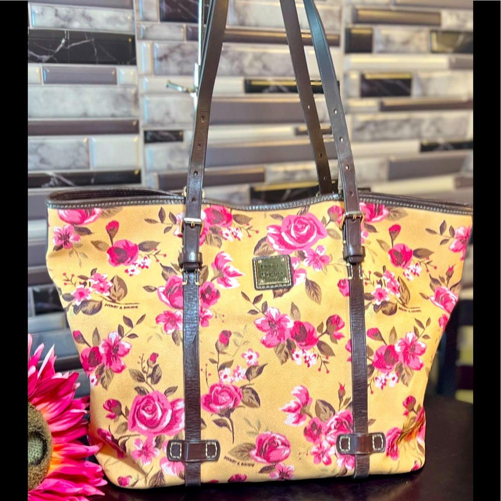 🌺Dooney & Bourke Yellow & Red Rose Floral Shoulder Tote Bag🌺